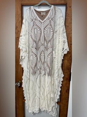 Joyfolie Ivory Lace Fringe Kimono
